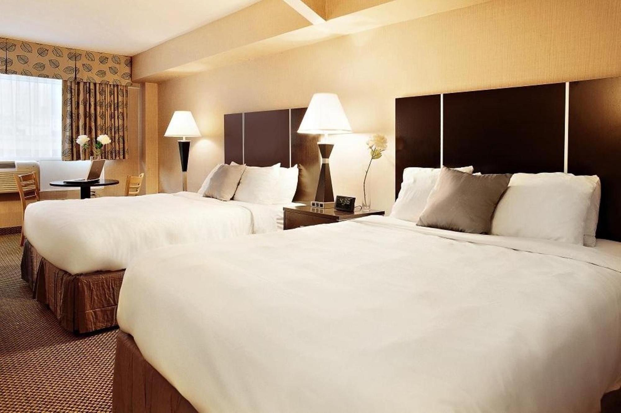 Comfort Suites Downtown Монреаль Номер фото