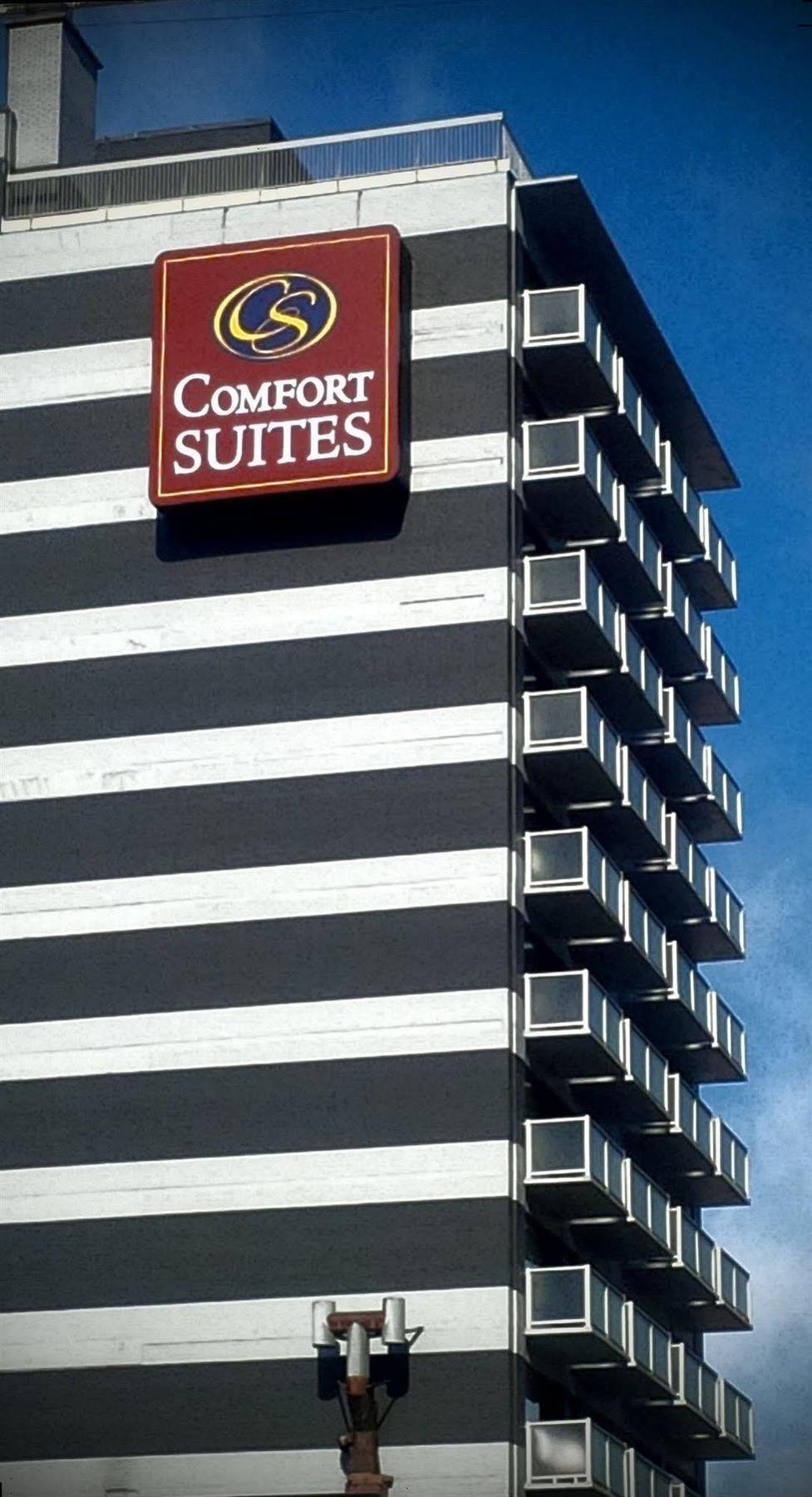Comfort Suites Downtown Монреаль Экстерьер фото